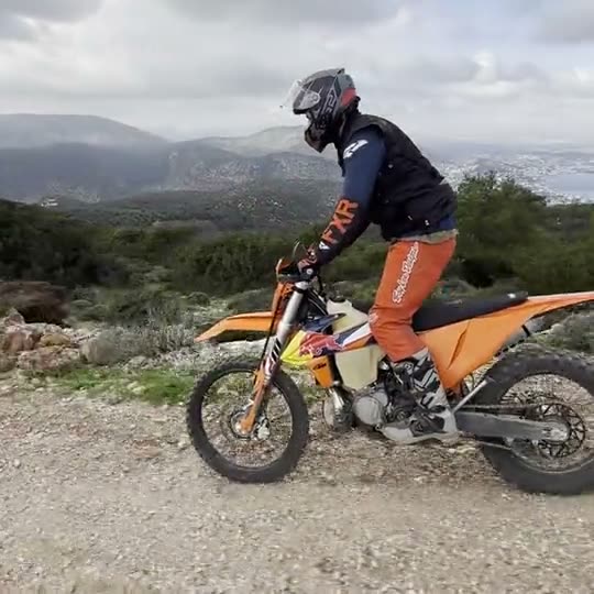 Riding: enduro on a gravel road above the hills, an adventure bike in a canyon, a dirt track · Home brewing: the kettle on the boil, capping the bottles, uncapping one, the pour · Games in development: riding low-poly dirt roads at sunset; an ant colony carrying food above ground and digging its nest underground